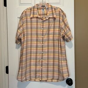 Gap Men's Short Sleeve Button-Up Shirt. Plaid Pattern Size XL. Orange/Pink